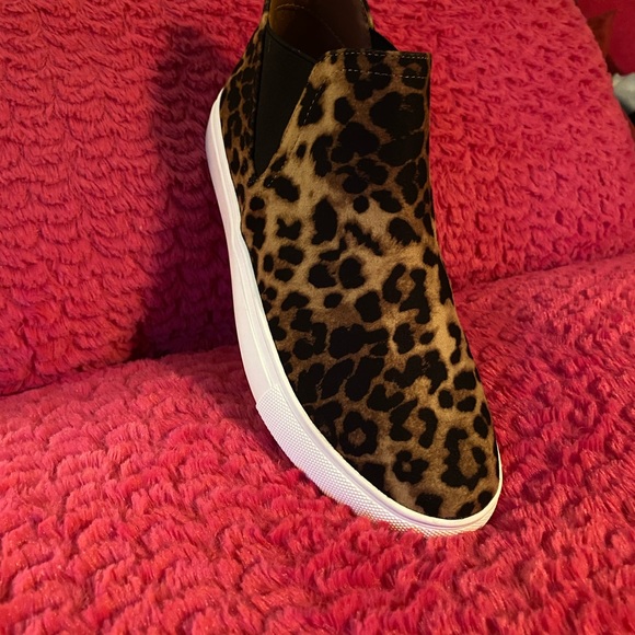 💗 NEW Report (Leopard High Top Sneakers) with box - Picture 3 of 4